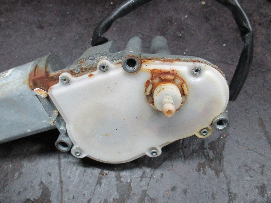 rear wiper 002.JPG